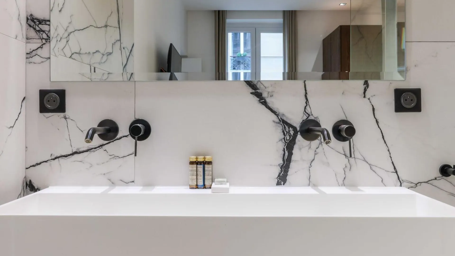 Perfect For Exploring - 2Br-6P - Center Of Paris Apartment France